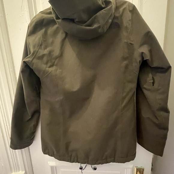 The North Face Women's Green Ski Jacket - Picture 2 of 4